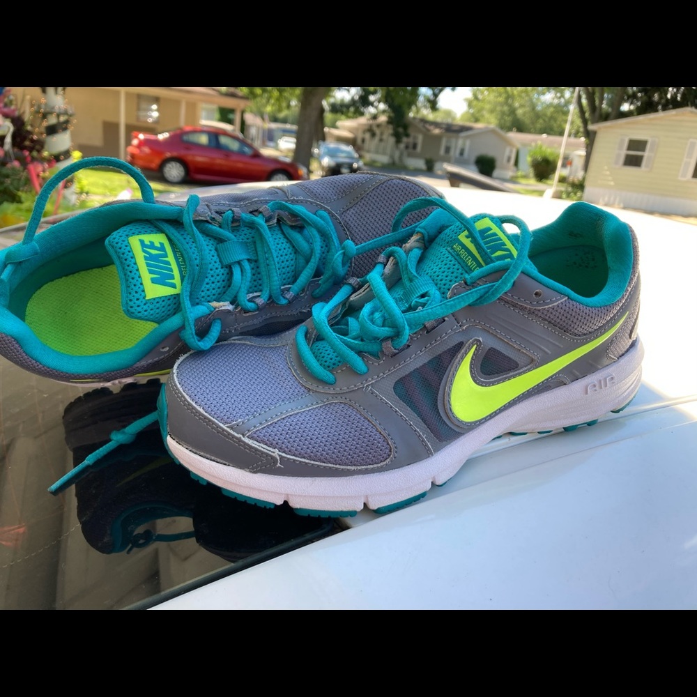 NIKE AIR